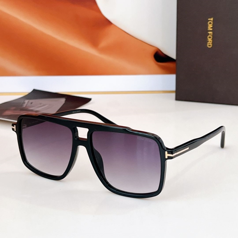 TOM FORD